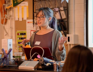 Gabrielle Write gives a guest lecture to Carondelet biology students.