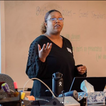 Jericka returned to Carondelet to give a guest lecture about her work with genetics to the biology class. 
