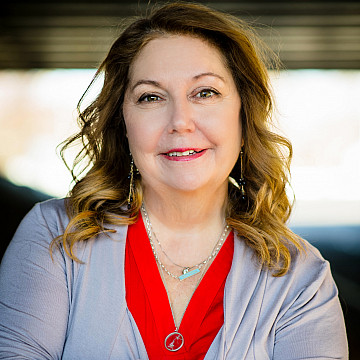Robin Schoenthaler '72